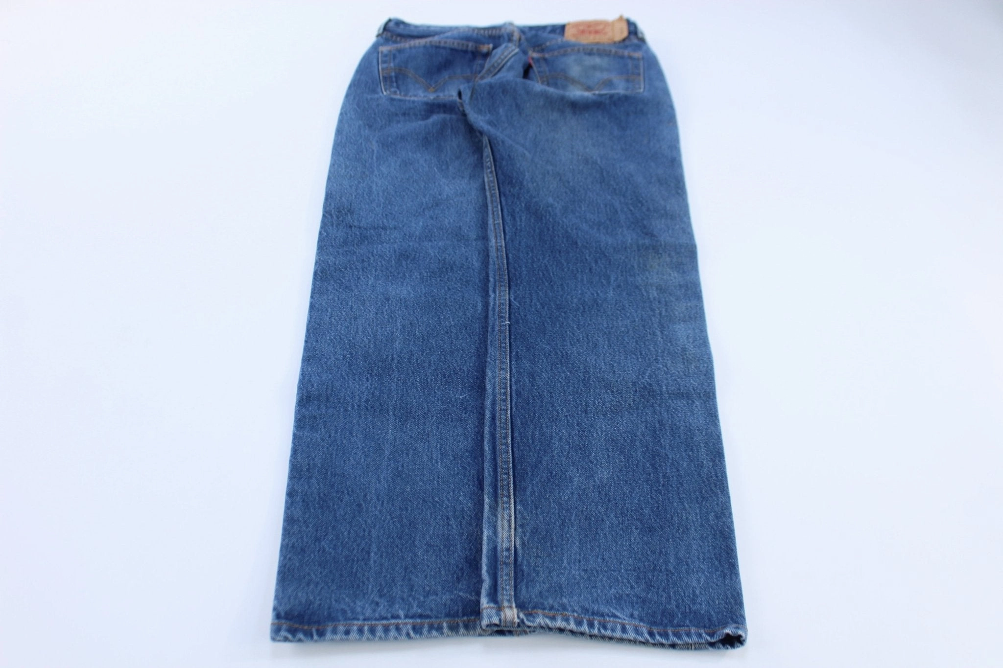 501 Levi's Medium Dark Wash Denim Jeans Chilly Weather Comfort