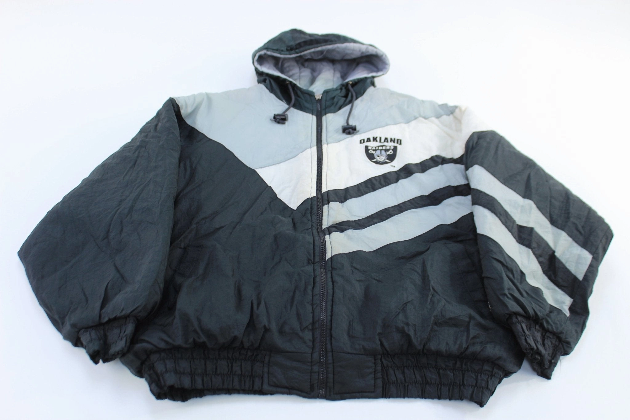 Nail-polish Allure 90's Oakland Raiders Football Embroidered Logo 7 Puffer Jacket