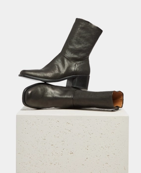 Air Boot Cozy Interior Low Maintenance