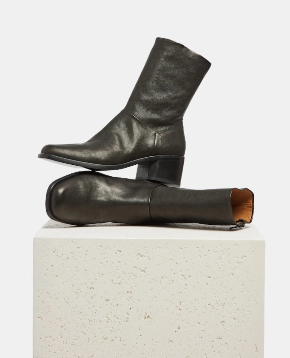 Air Boot Cozy Interior Low Maintenance