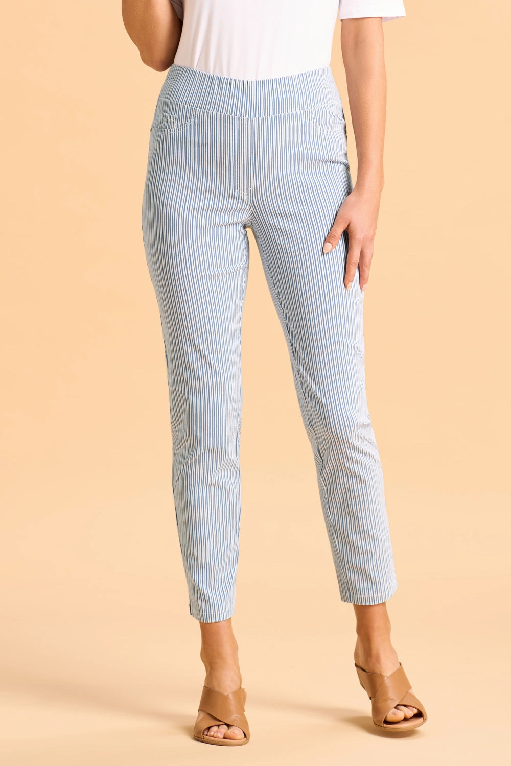 relaxed shape All Day Comfort Fit Bengajean? 7/8 Seersucker - Navy and White Stripe