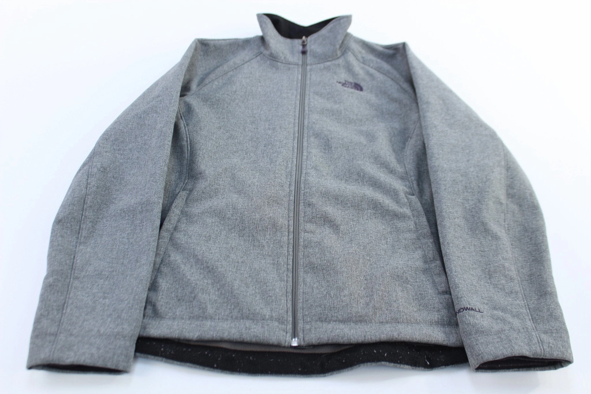 Women's The North Face Grey Windwall Zip Up Jacket Breathable mesh Versatile Layering Piece