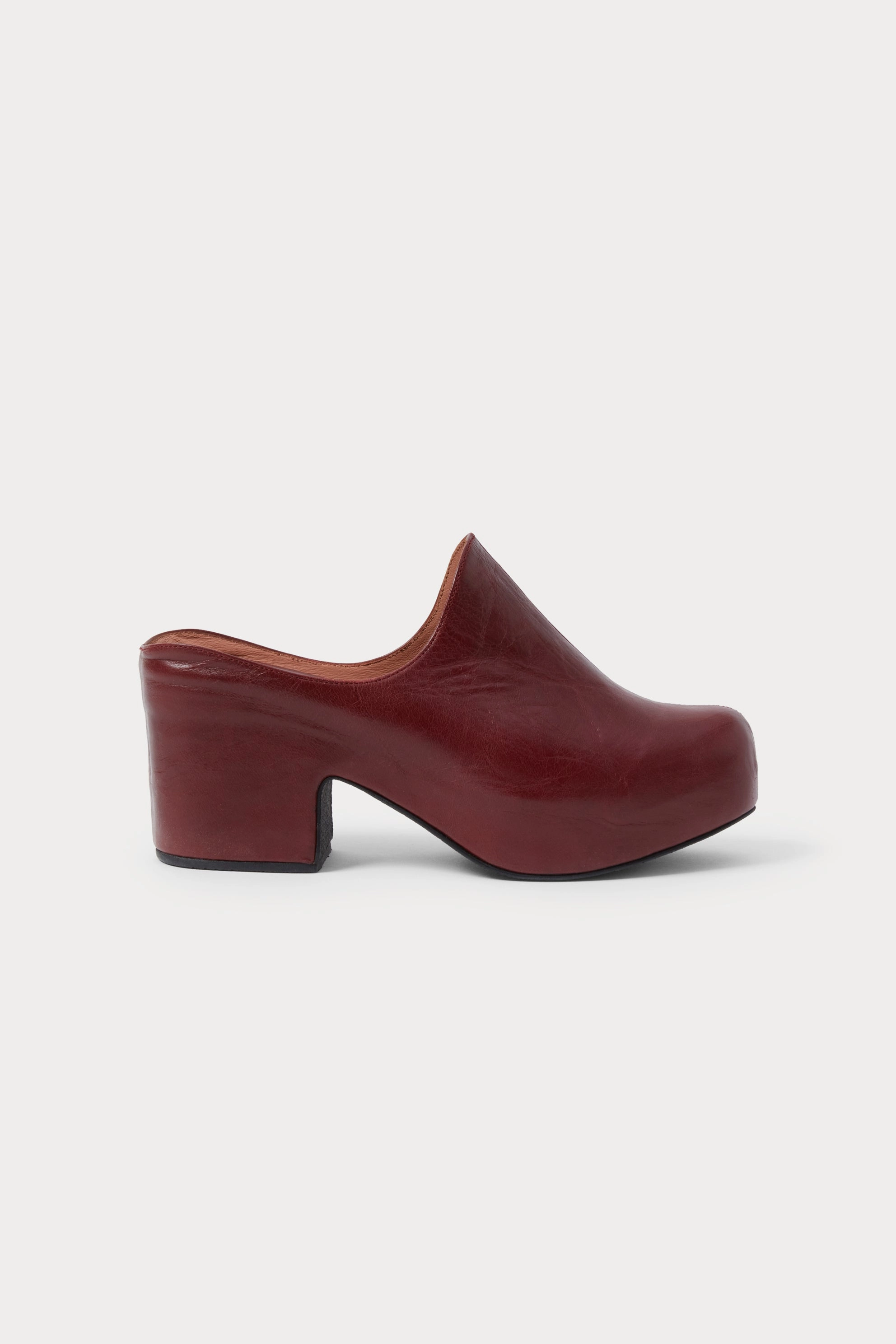 Ventilation holes Smooth Leather Upper Bose Wrapped Clog