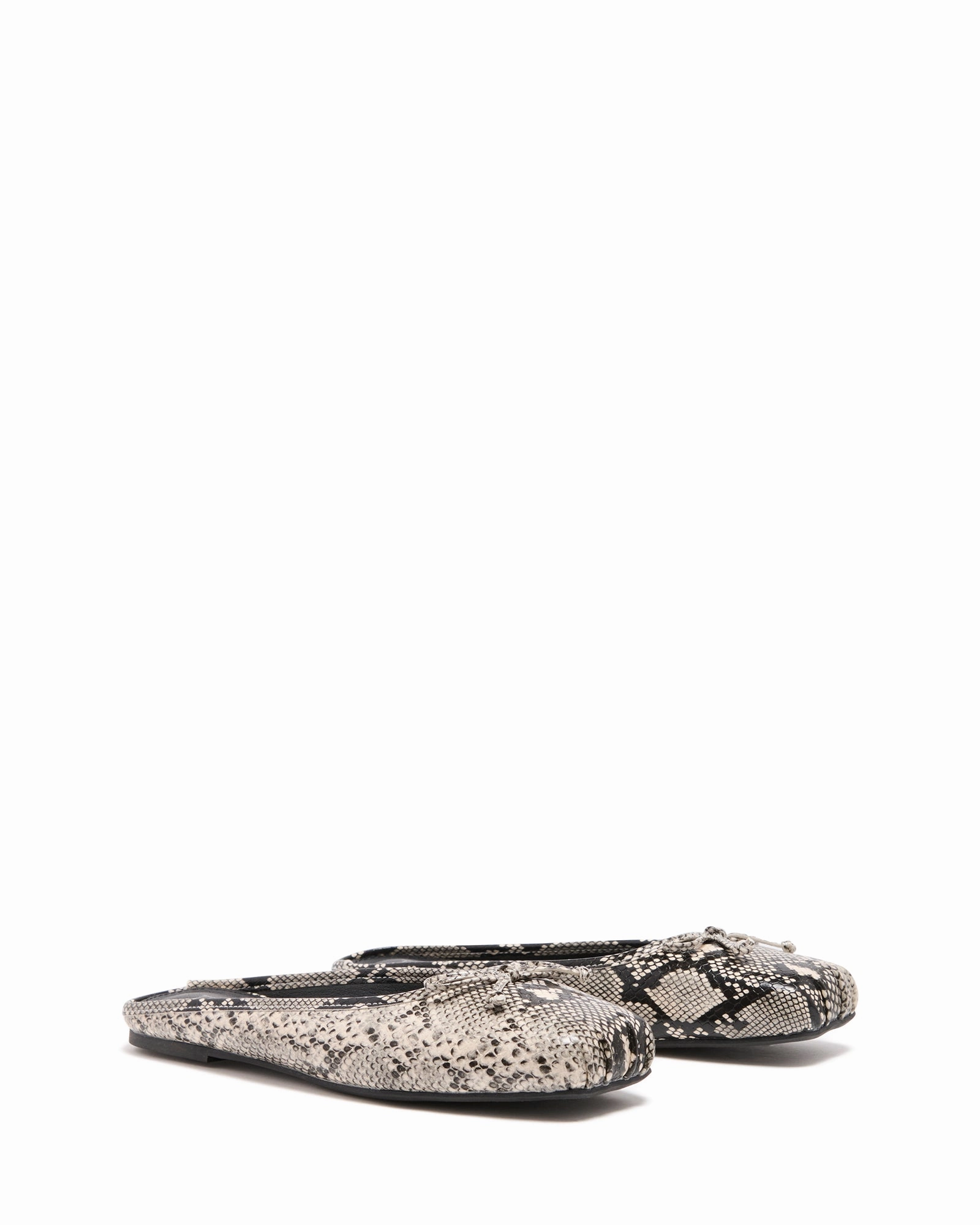 Lilah Black/White Snake *FINAL SALE* Chic Walk Health Glow