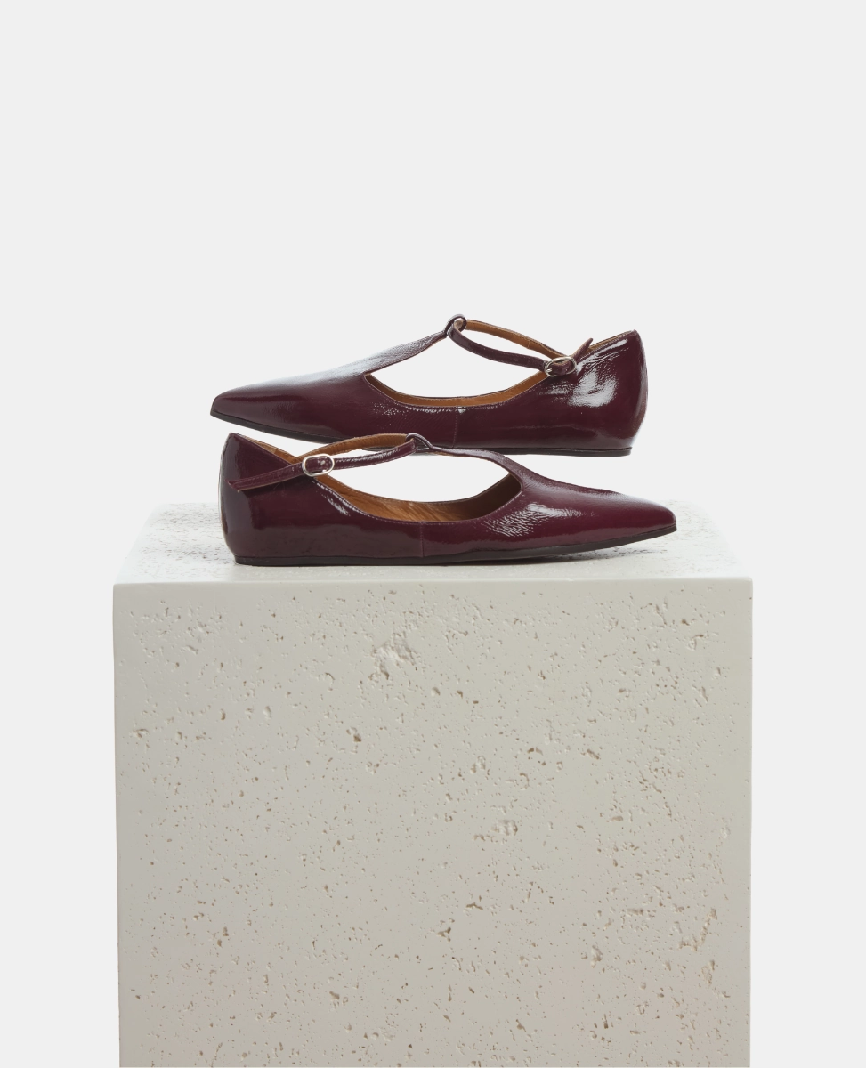 Devant T-Strap Happy Step