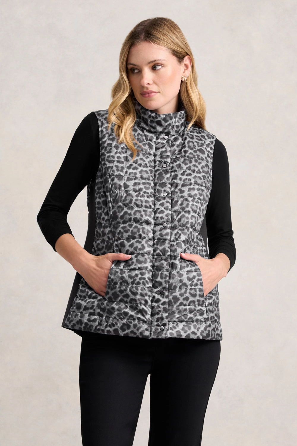 Reversible Puffer Vest - Black Leopard Smooth Flat Collar SeamlessBonding