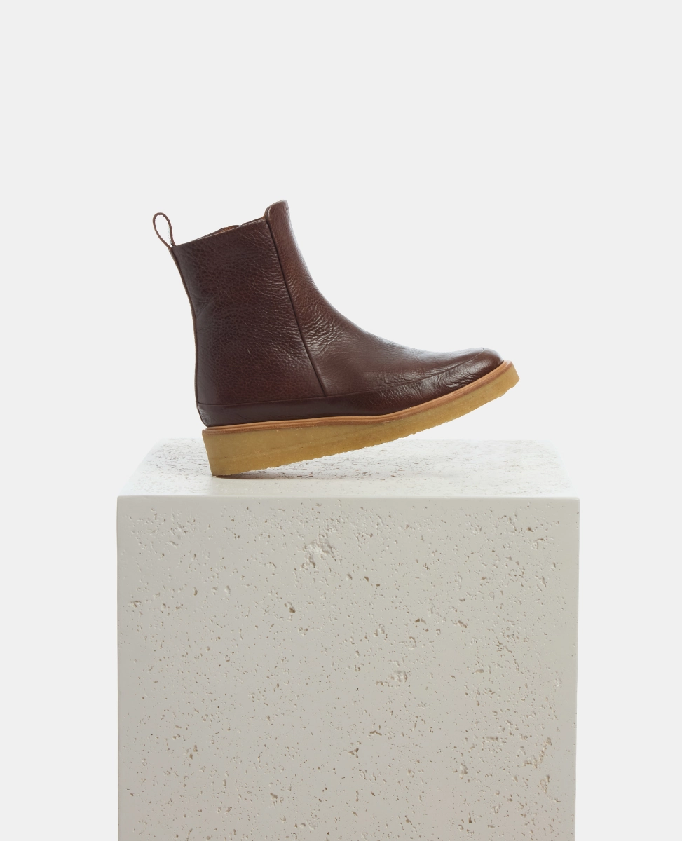 Hip Boot Minimal Impact