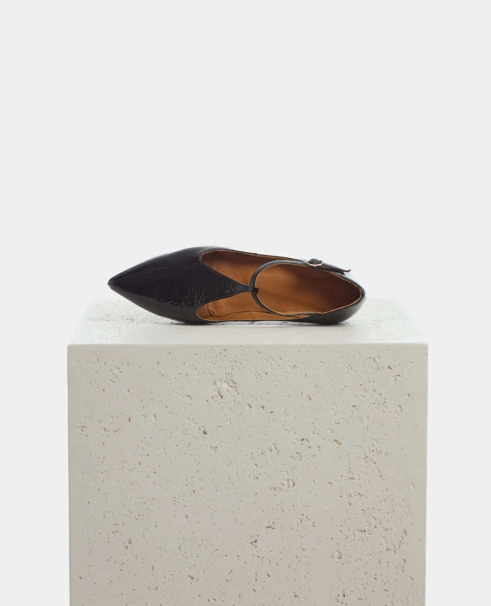 Devant T-Strap Stylish Slip