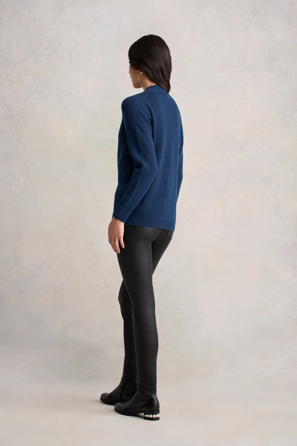 Breathable mesh lining Ribbed V-Neck Wool Jumper - Midnight Blue