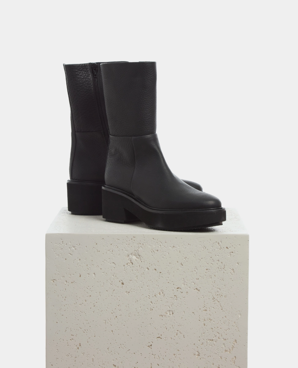 Flexible Frame Weekend Camping High Traction Ethereal Boot