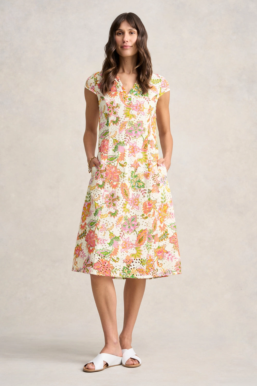 Broderie Printed Dress - Floral White Print Feminine Cut Fashionable appearance