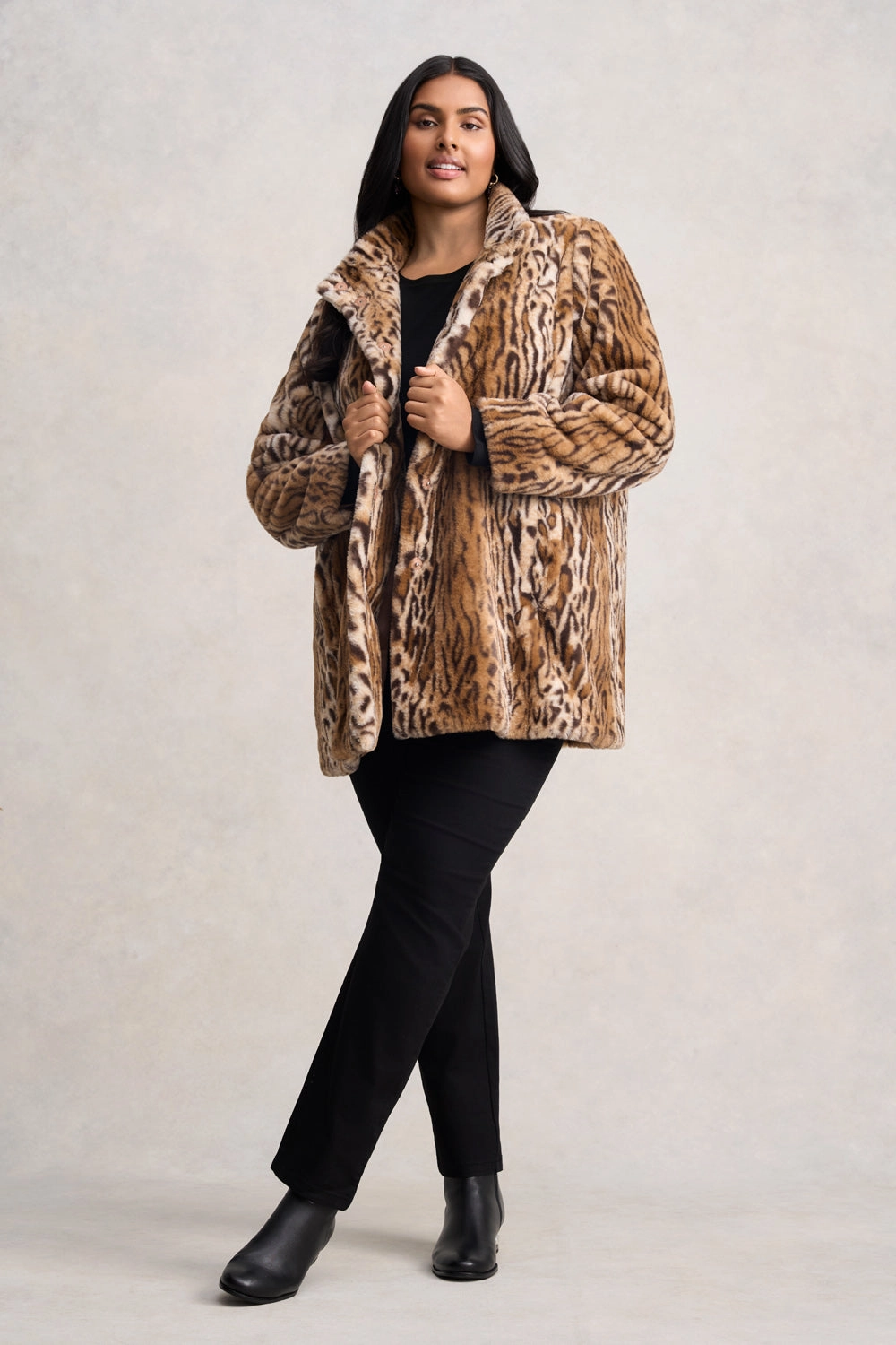 Faux Fur Coat - Ocelot Faux Fur Flex Fit Design Foldable Shoulder Straps