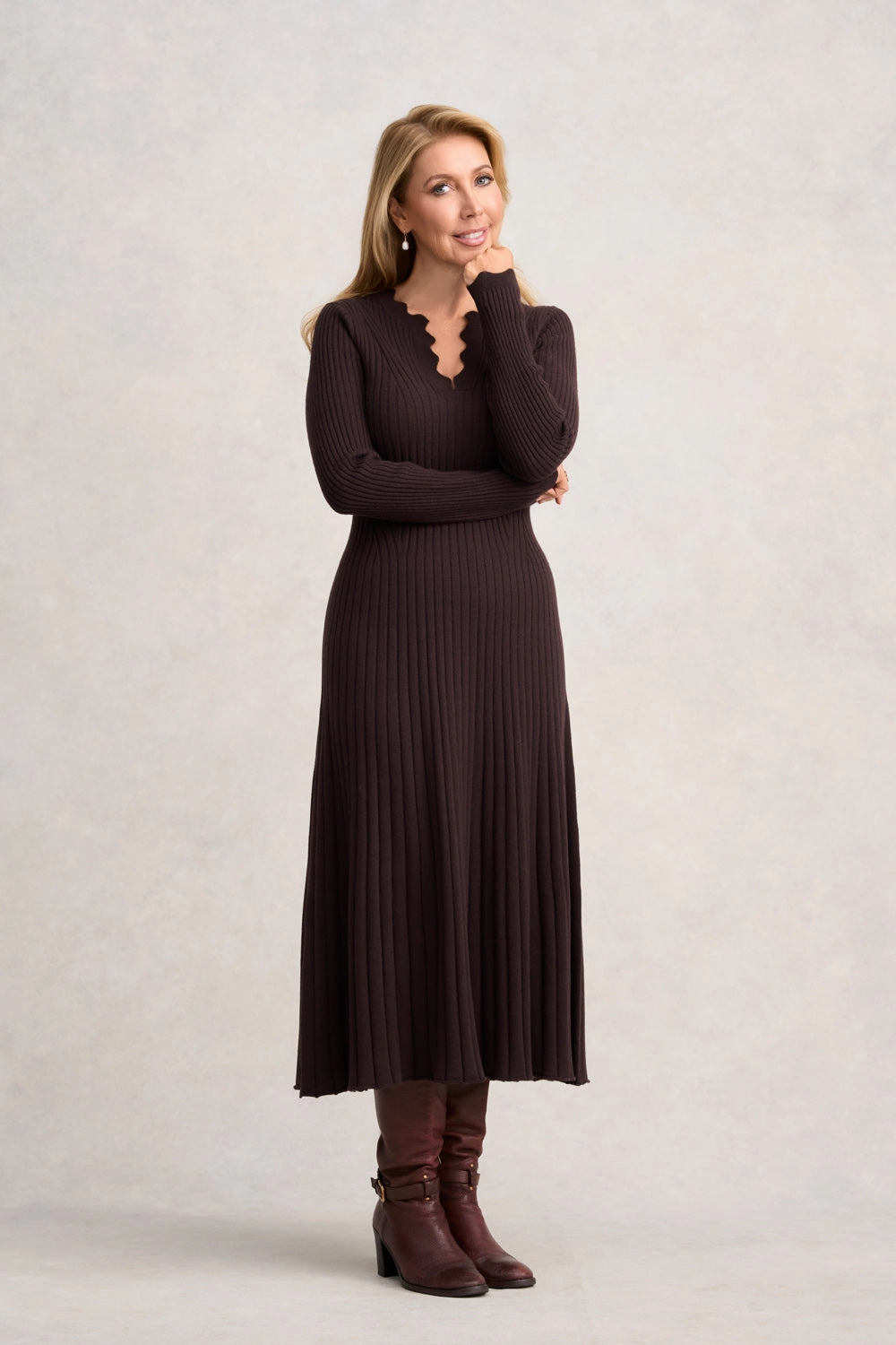 Relaxed Design Flowing Fit Graduated Rib Wool Dress - Chocolate