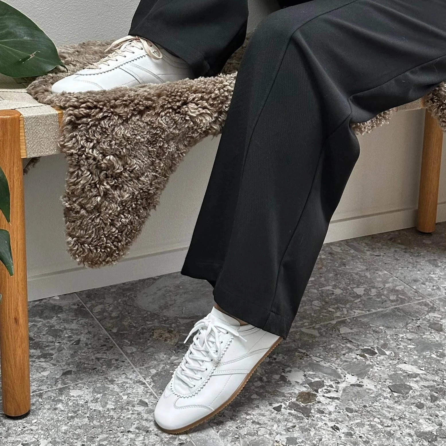 Ghost White Leather 1256 Sneaker Innovation Minimal Edge