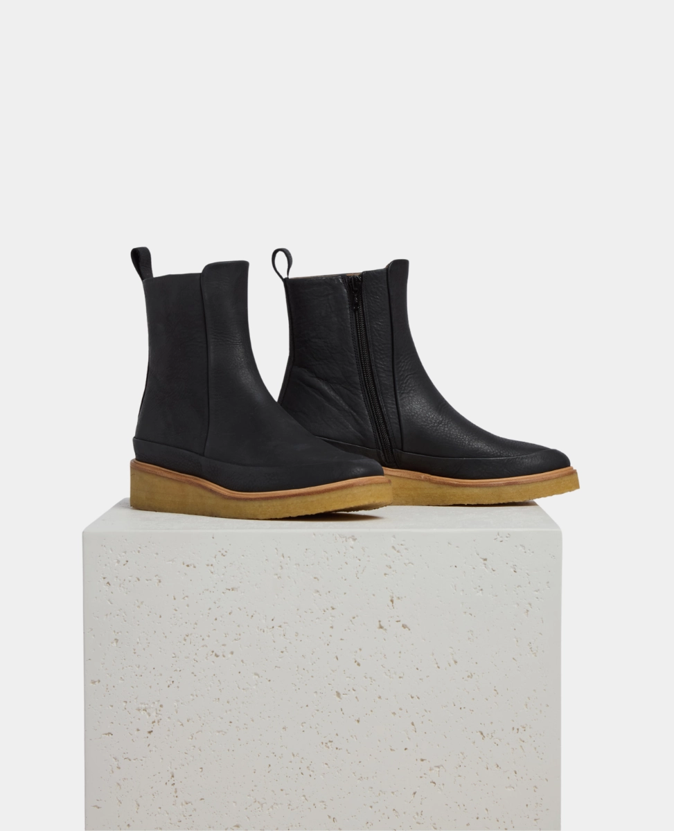 Protective Finish Mountain Climber Hip Boot