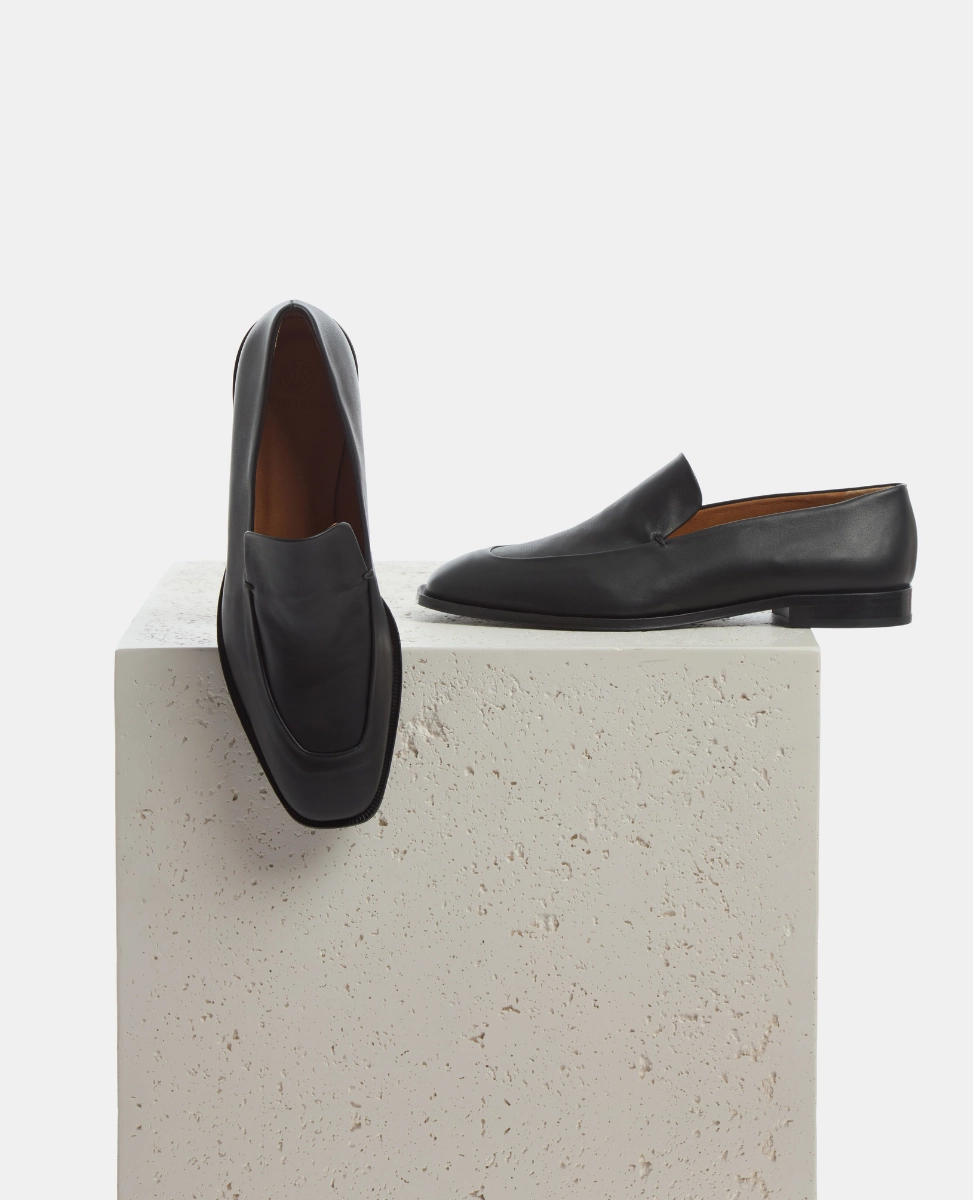 Elegant Finish Justine Loafer