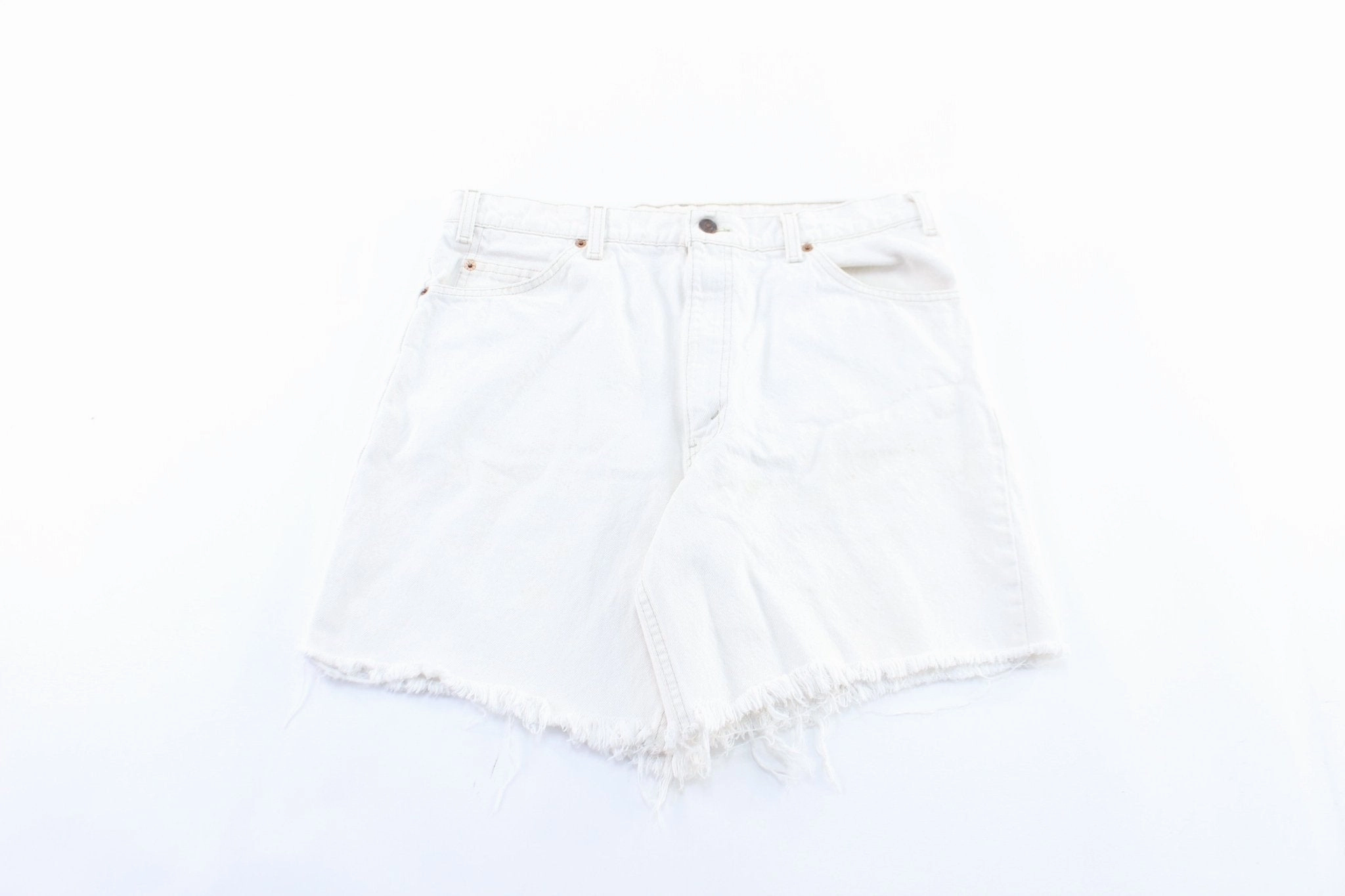 Sport Layer Levi's 550 White Denim Shorts