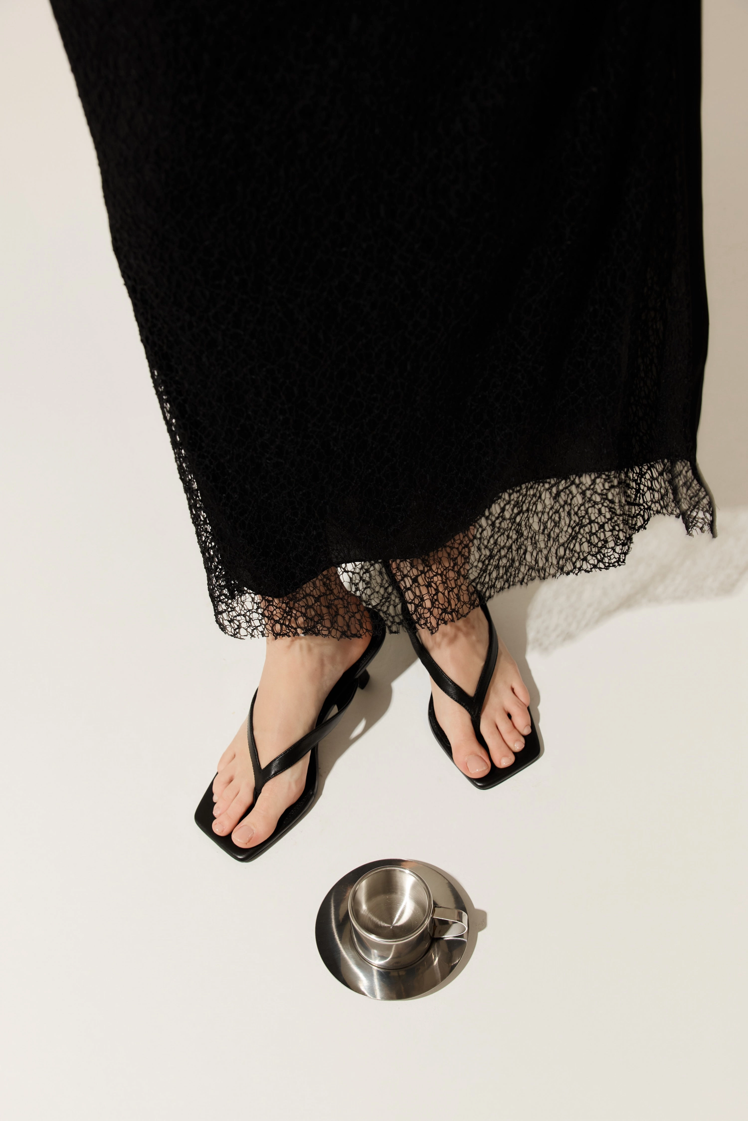 All Day Comfort Padding No Rub Sardinia Thong Heels - Black Leather