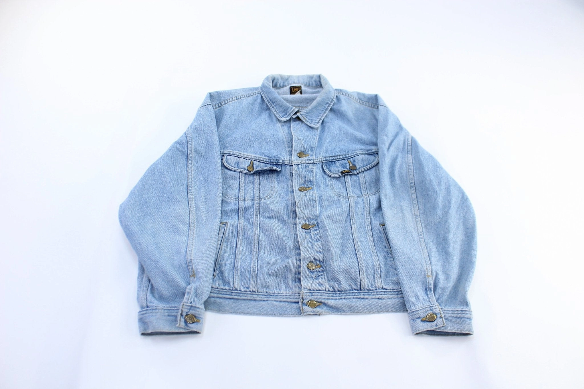Vintage Lee Light Wash Denim Jacket dancers Layering Compatible