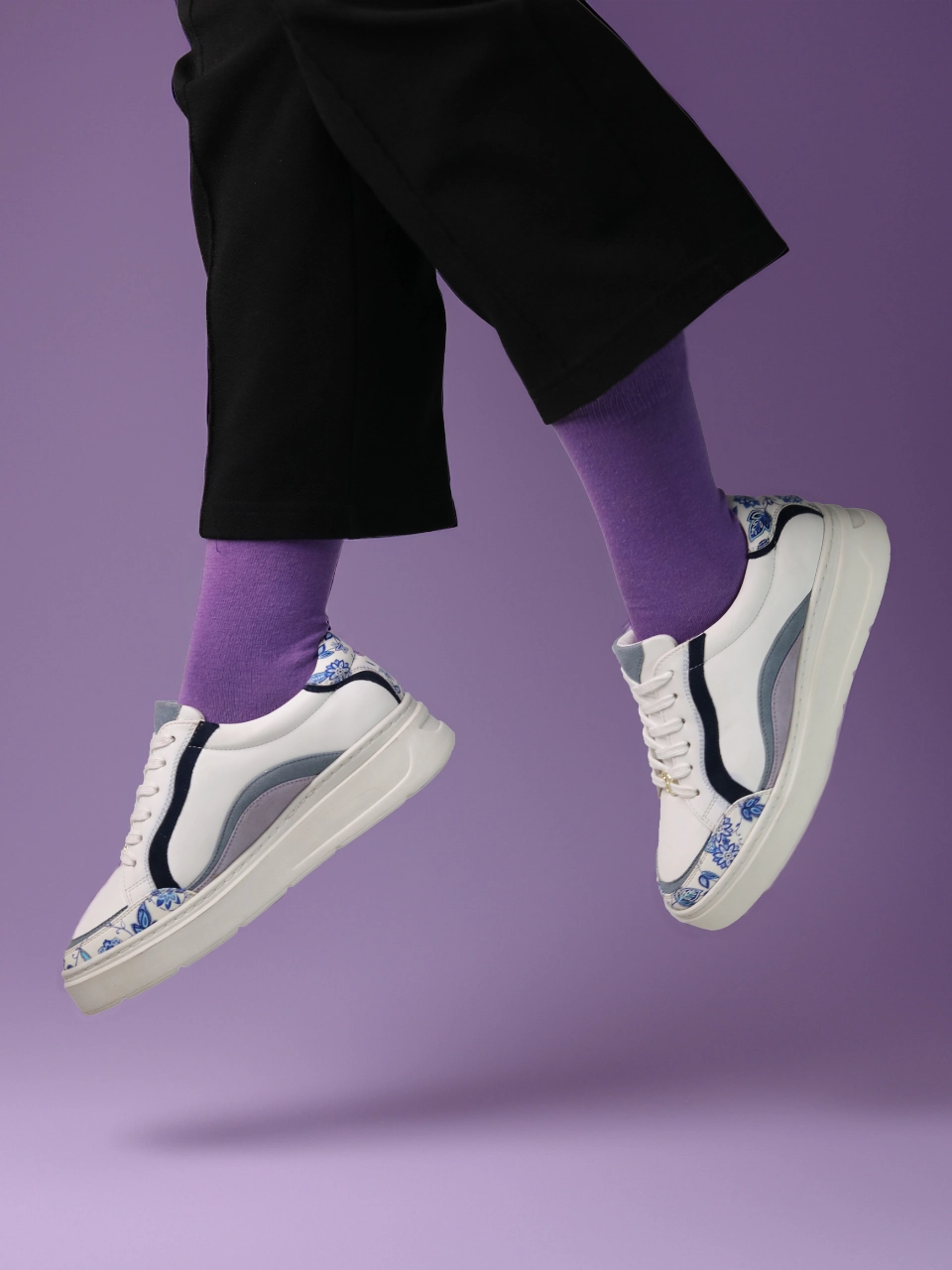 Ventilated Lining Textured Tread Monrow Ashley Blue Sneakers