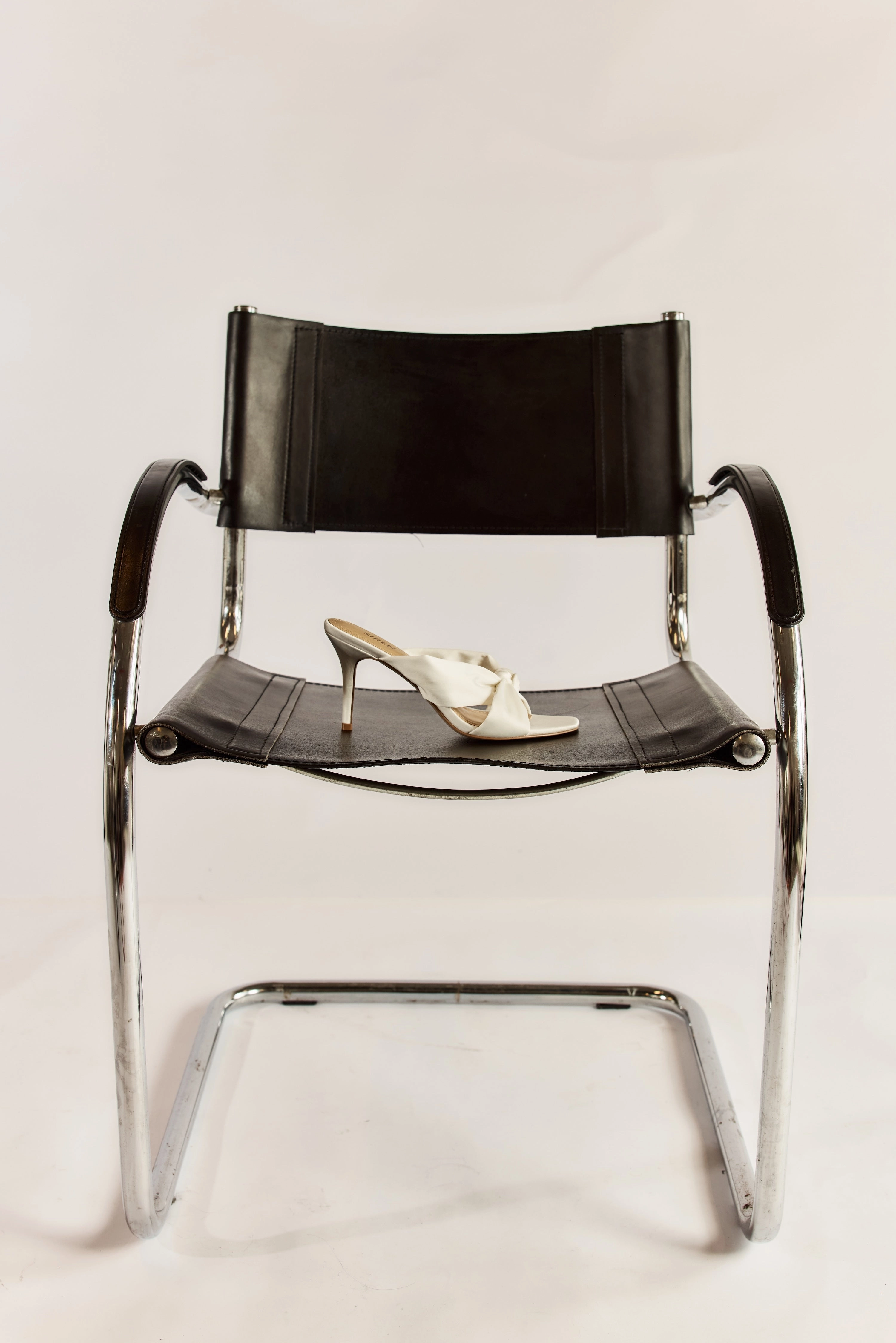 Weekend Vibes Travel Light Nicola Satin Knot Mules - Ivory White Satin