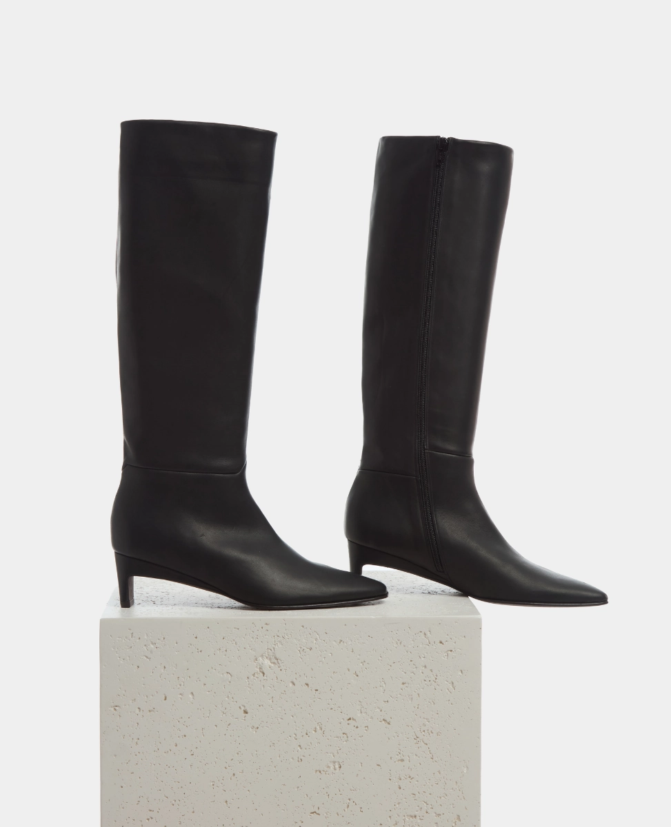 Salt Boot Comfortable toe box Slip On Style