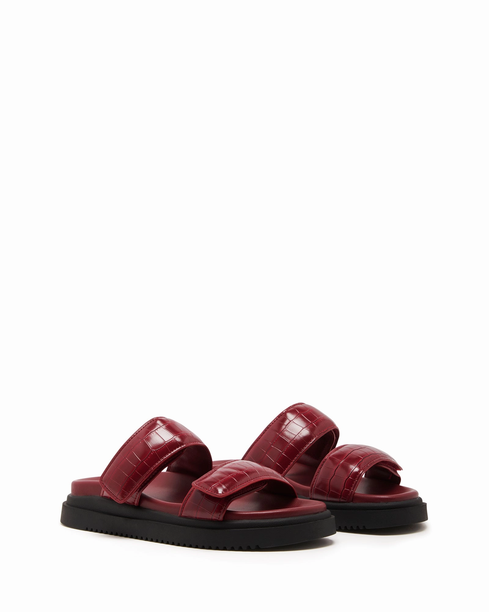 Pivot Flatform Sandal Cherry Croc Travel-Ready Shoes