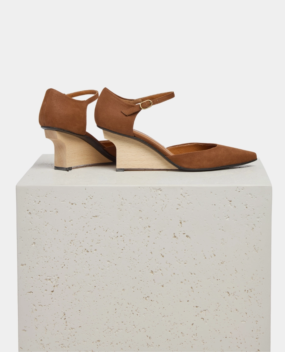 Easy To Clean Raven Heel