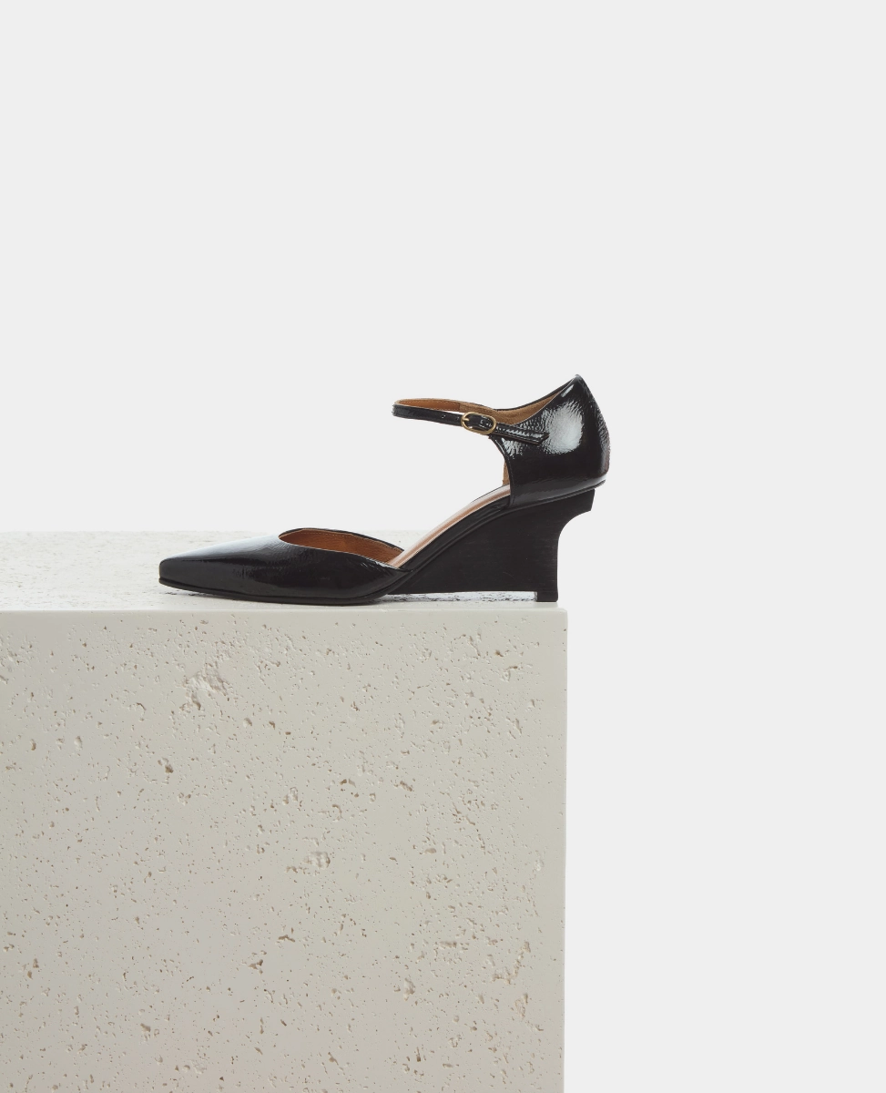 Stylish Look Laser cut Raven Heel