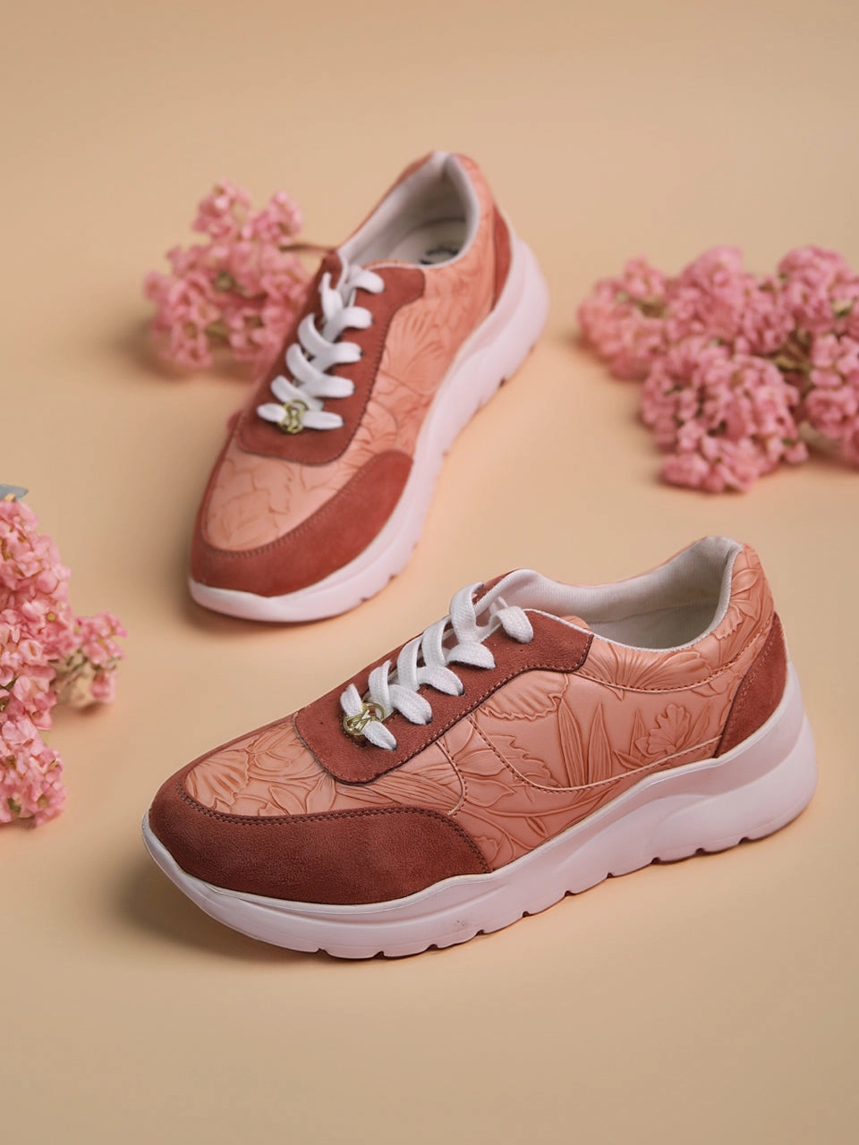 Perfect Fit Grip Tread Pattern Kerry Peach Sneakers