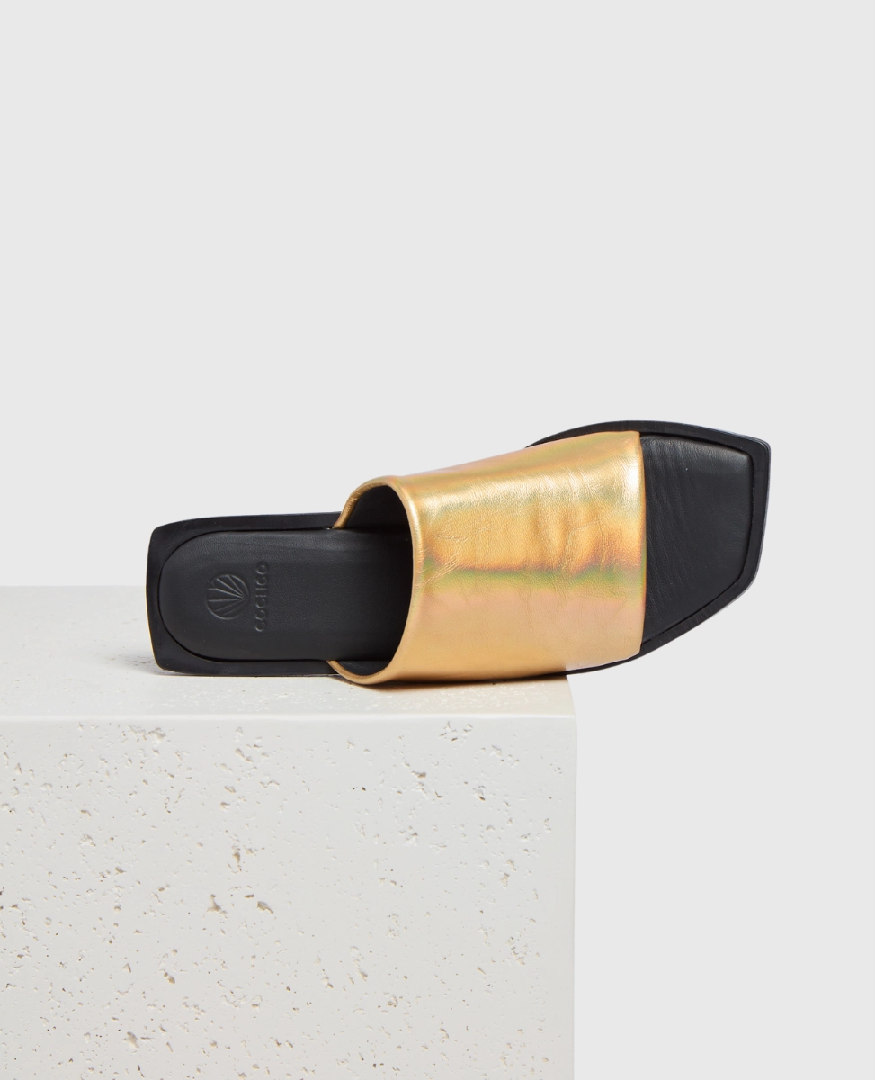 Leisure Vibe Irony Sandal