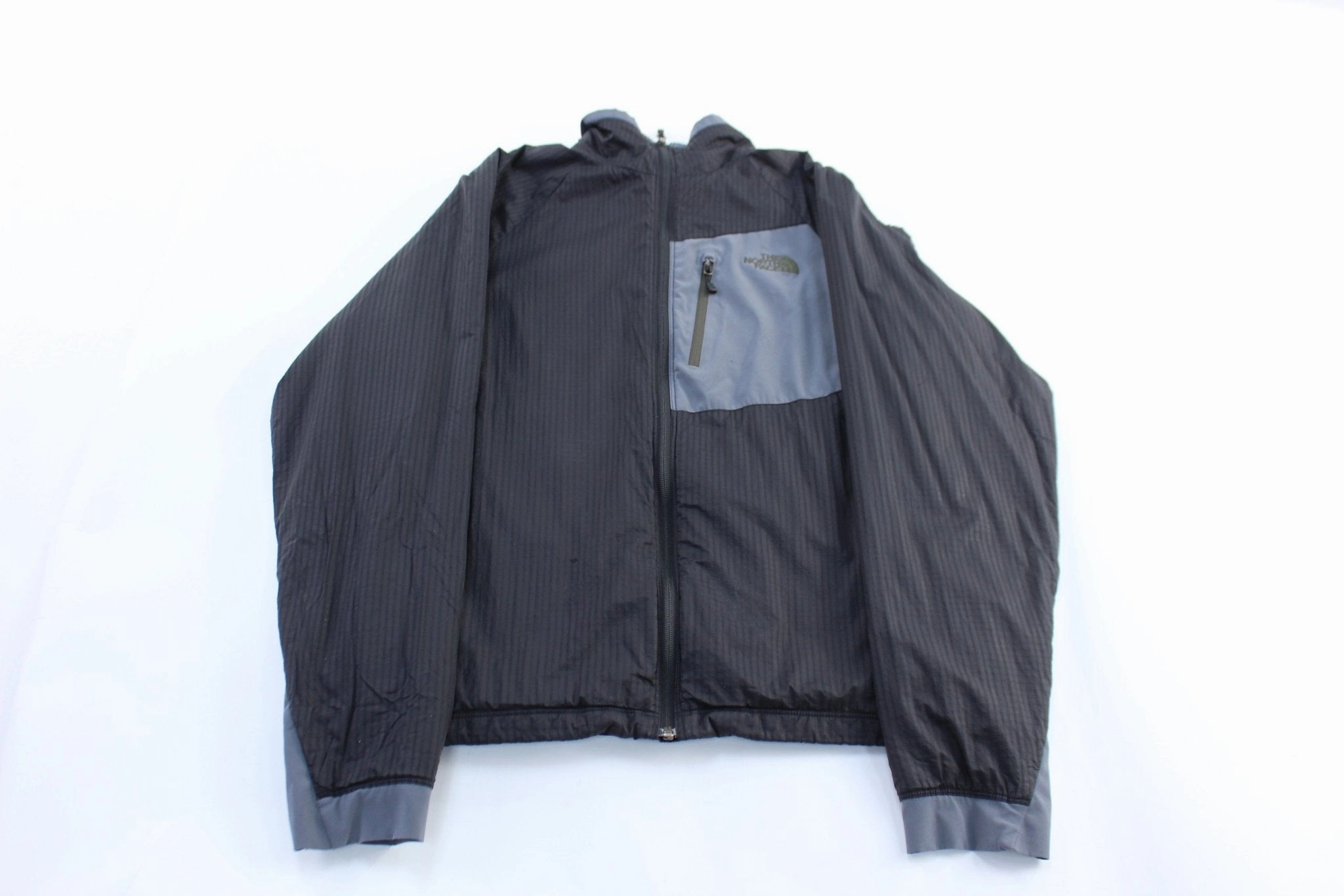 The North Face Embroidered Logo Grey & Black Zip Up Jacket Essential Warmth Surfer