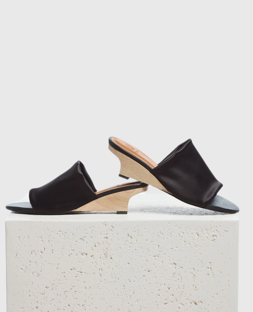 Via Demi-Wedge Sandal Stylish and Practical Versatile Design