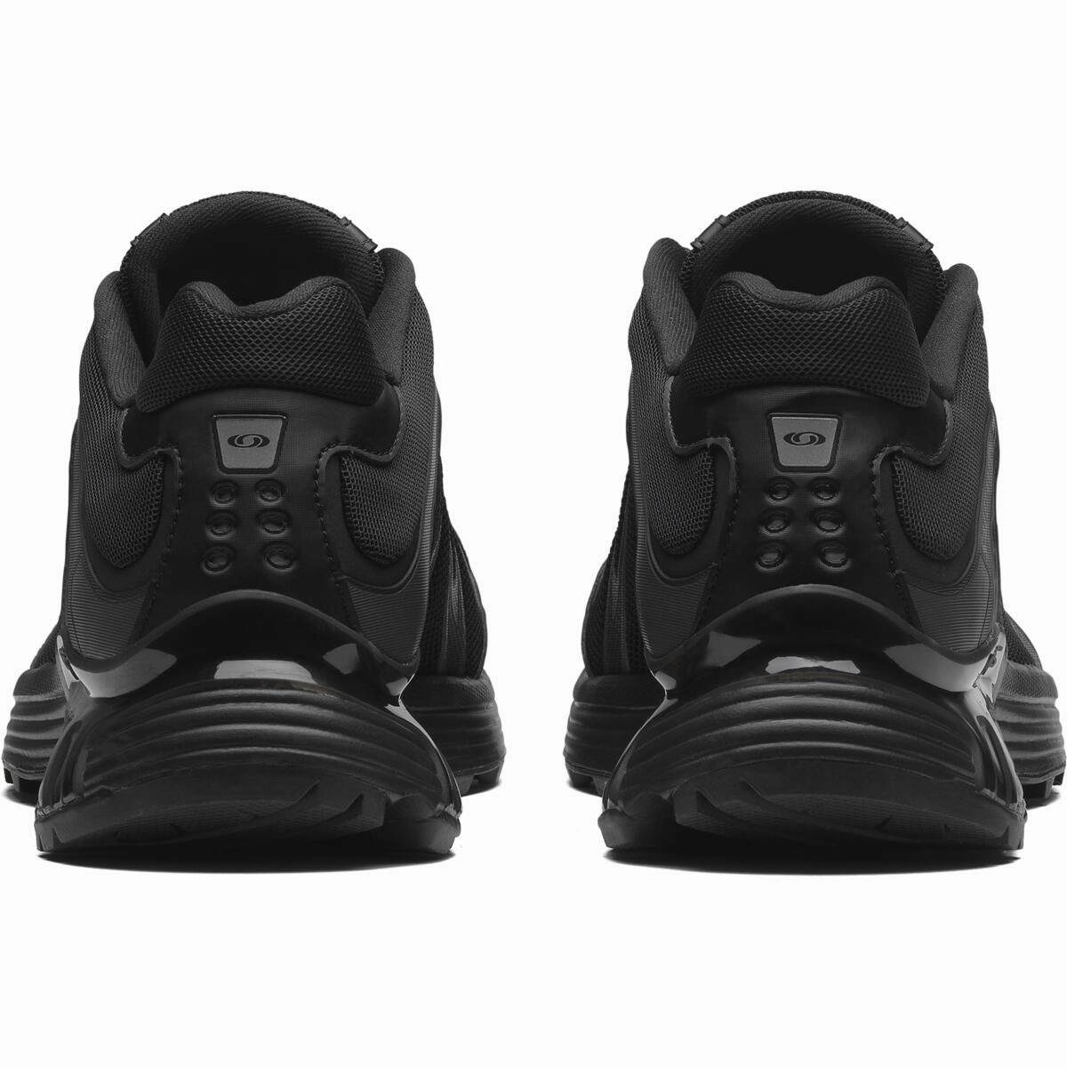 Concrete - running XT-Whisper Black/Black/Asphalt L47762000